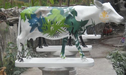 FIBER & CEMENT STATUE COW