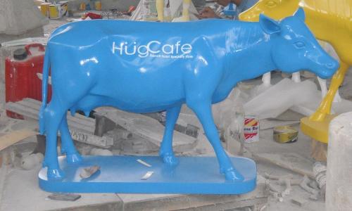 FIBER & CEMENT STATUE BLUE COW